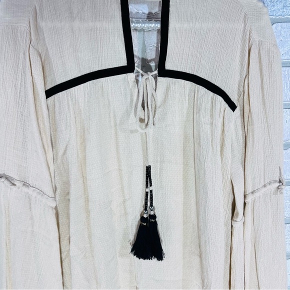 Tularosa Carmin Blouse in Macadamia Size XS - Picture 6 of 10